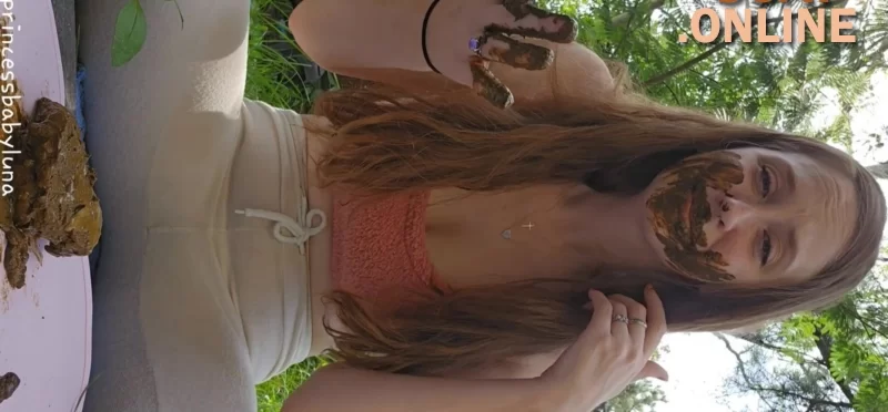 lPrincessBabyLuna – Swallowing For The First Time [shit scat poop shitting]
