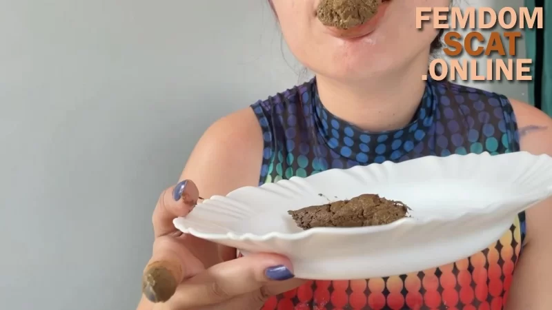 MabelScat – Comendo todo meu coco [shit scat poop shitting]
