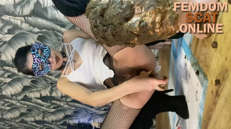 p00girl – plastic slave, boots, pussy shaving, ass smearing, dirty ass to mouth toy, pussy