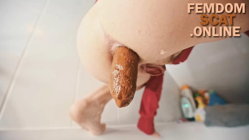 MiaRoxxx – 293  Piss n poo in bathtube