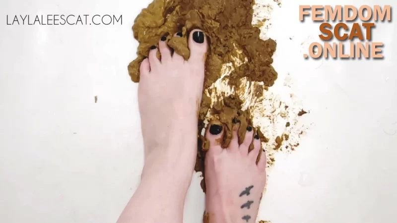 Layla Lee – Snacks and Shit with Layla
