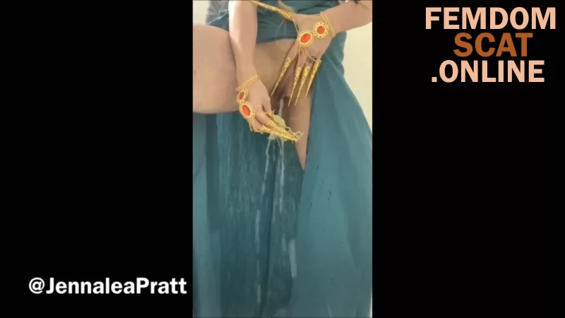 FuzzyWolf – Giantess shits and pisses on villagers