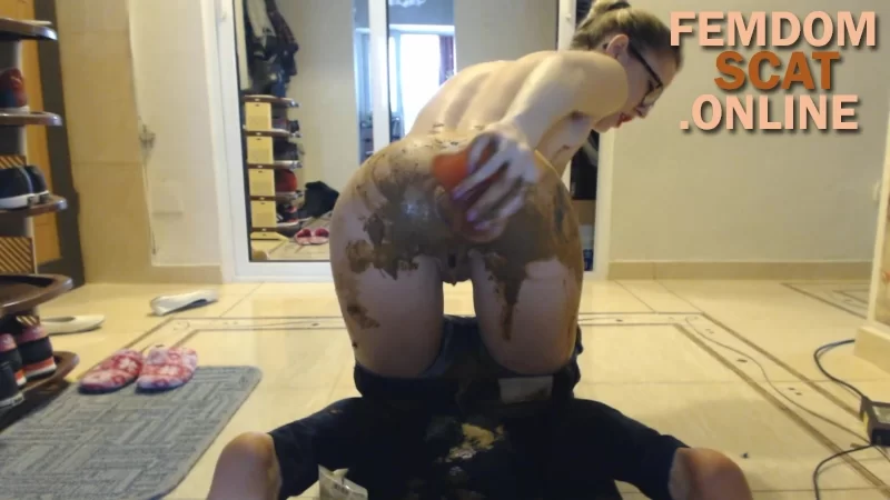 EllaGilbert-The Dirtiest, Jeans Pooping P1