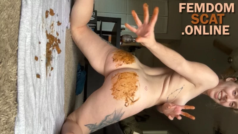 ScatBunnii – My Very First Time Smearing!!